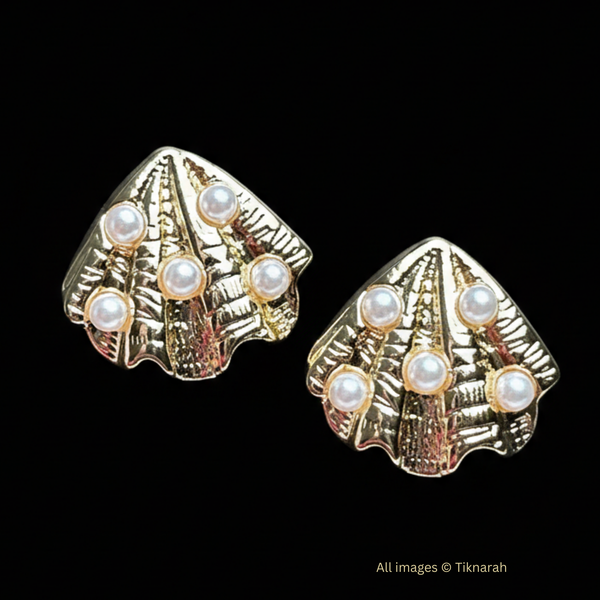 Mermaidcore Gold Ribbed Seashell Pearl Stud Earrings